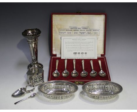 A pair of George V silver oval bonbon dishes with pierced sides and beaded rims, Birmingham 1930 by Charles S. Green &amp; Co