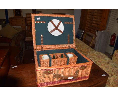 MODERN WICKER FITTED PICNIC HAMPER