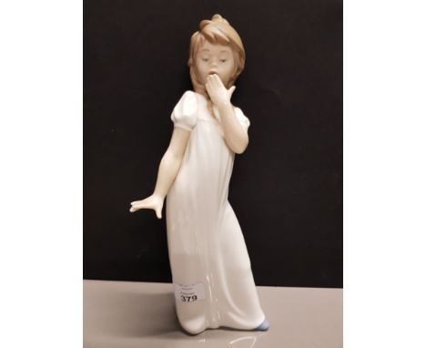 LARGE NAO FIGURE BY LLADRO GIRL GASPING