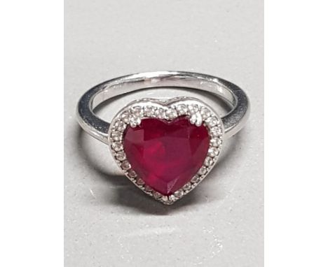 SILVER RED AND WHITE CZ HEART RING SIZE Q