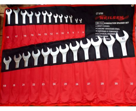 A 25 piece CV metric spanner set 
