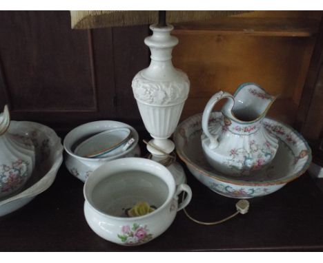 A quantity of assorted Victorian decorated toilet ware, table lamp etc 
