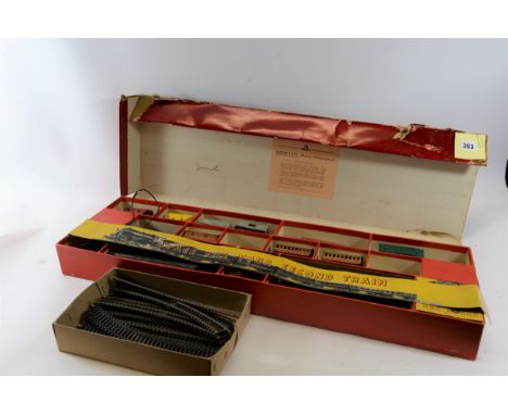 A TWIX TWIN ELECTRIC TRAIN SET comprising black LNER 2901 TANK ENGINE, three CARRIAGES, LATER PLASTIC TENDERS AND TRACK, with