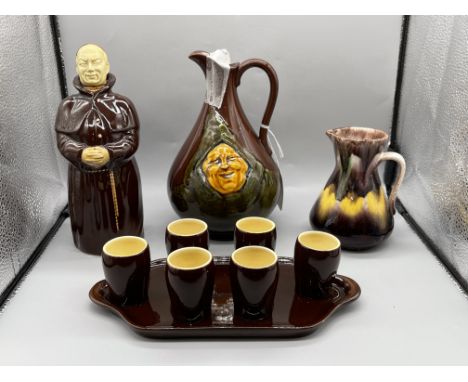 Assorted items to include Royal Doulton - Dewars Scotch Whysky, Beswick and other. 
Good condition, no damage. 