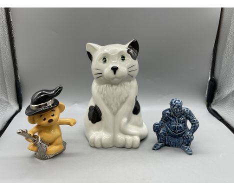 Wade Cat Money Box, Wade England - Atromidin ICI, and Wade Exclusive - Trick or Treat Gingie Bear 