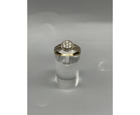 9ct Yellow Gold Dimond HALO Band Ring. 