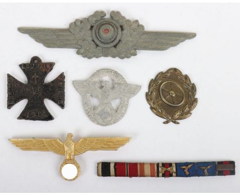 Third Reich German Kriegsmarine Officers Breast Eagle: Gilt alloy officers tropical breast eagle with fixings to back with Lu