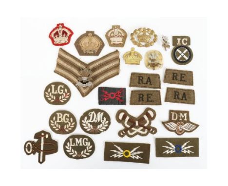British 3rd Carabineers WW2 Sergeants arm badge and chevron, LMG assorted rank and battledress trade patches, single collar b