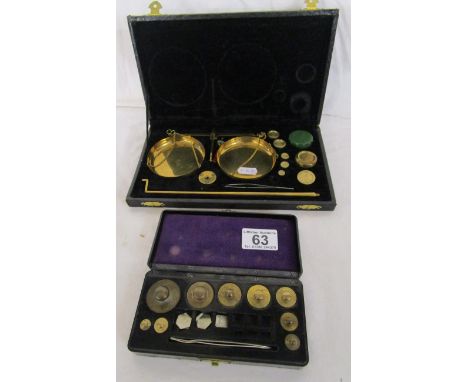 Boxed scales &amp; boxed weights - Weights box marked Phillip Harris of London