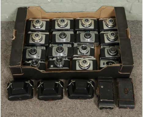 A collection of twenty-one 35mm cameras, including Beier Beirette, Beirette VSN, Ilford Sportsman, Dacora Dignette, Halina 35