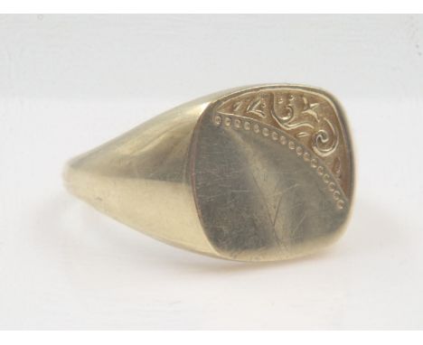 9ct gold signet ring, size U, 3.0g. UK P&amp;P Group 0 (£6+VAT for the first lot and £1+VAT for subsequent lots)