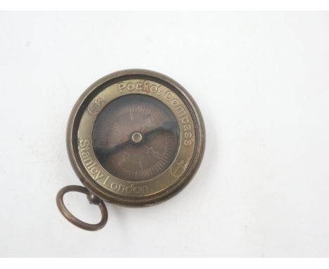 Brass pocket compass. UK P&amp;P Group 1 (£16+VAT for the first lot and £2+VAT for subsequent lots) 