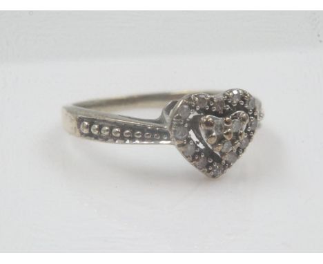 9ct white gold double heart diamond set ring, size K, 1.9g. UK P&amp;P Group 0 (£6+VAT for the first lot and £1+VAT for subse