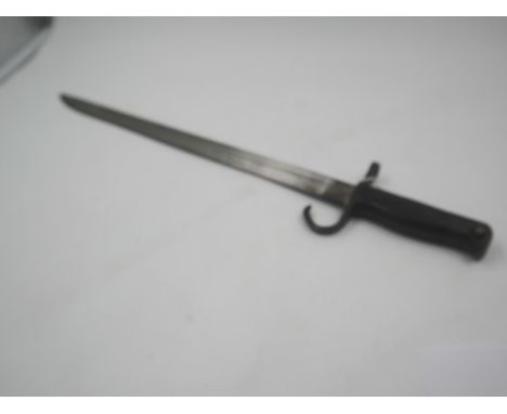 Japanese WWII bayonet with steel scabbard, ricasso marked for Toyada Jido Shokki arsenal. UK P&amp;P Group 2 (£20+VAT for the
