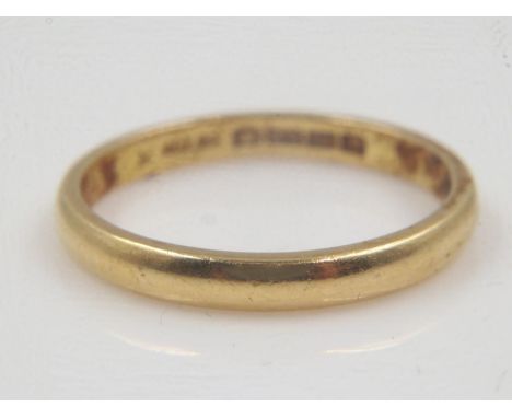 22ct gold wedding band, slim profile, 3.9g, size Q. UK P&amp;P Group 0 (£6+VAT for the first lot and £1+VAT for subsequent lo