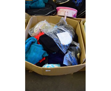 ONE BOX VINTAGE LADIES CLOTHES