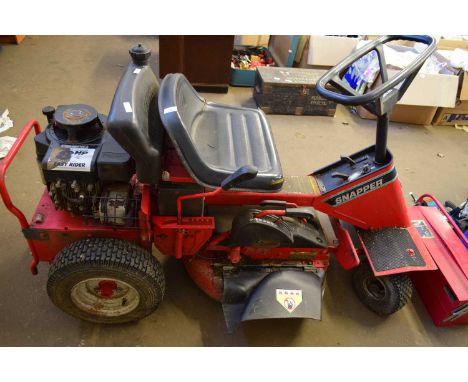 SNAPPER RIDE-ON MOWER WITH BRIGGS &amp; STRATTON ENGINE