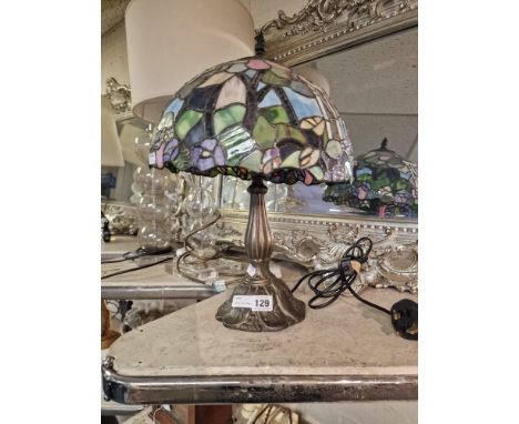 TIFFANY STYLE TABLE LAMP