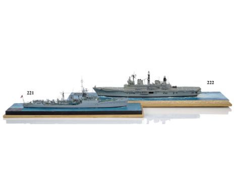 A 1:384 SCALE WATERLINE MODEL OF H.M.S. ILLUSTRIOUS AS FITTED FOR HELICOPTERS IN 2012 modelled by M. Reading with 20in. carve