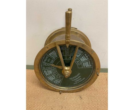 A ship's telegraph engine command switch, with port and starboard display, diameter 36cm, depth 29cm.