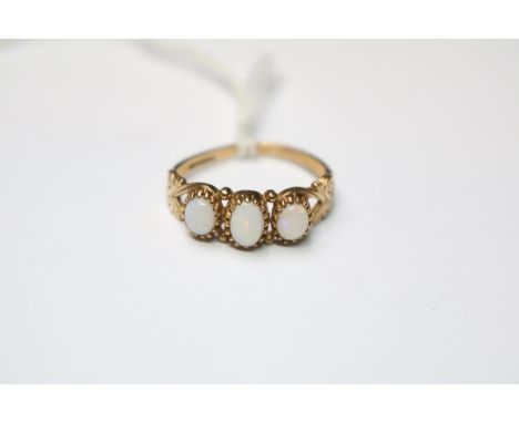 Ladies 9ct Gold 3 stone rub over opal set ring 2.3g total weight 
