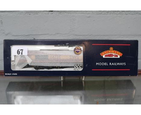 Bachmann 32 - 725 Class 66 Diesel 66135 EWS 