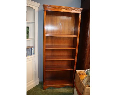Modern 5 Shelf bookcase with dentil moulding 