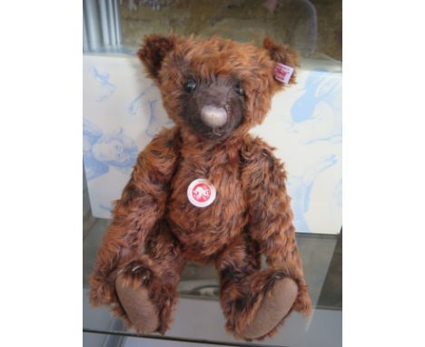 A Steiff Woody the Bear - mohair - 38cm - limited edition 1075 of 1500 - With certificate and original box, in good condition