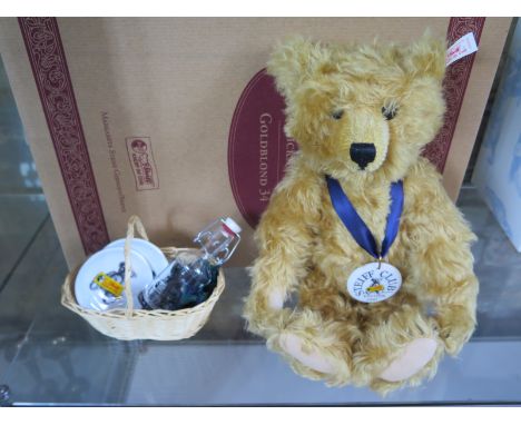 A Steiff Club Bear 1997 - Picnic Bear - mohair - 34cm H - limited edition number 9126 limited to the year - 1997 -  with cert