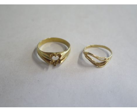 Two 18ct gold rings approx 6.7 grams, largest size S, smallest size L, smallest in good condition but with some light surface