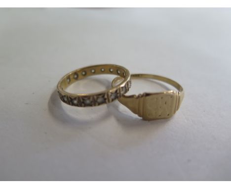 Two 9ct gold rings, sizes R/T, approx 4 grams, both with some general wear 