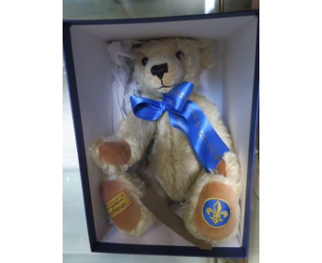 A Steiff Merrythought Royal Palaces Bear - Edward - mohair - limited edition - 49 of 150 -  with certificate and original box