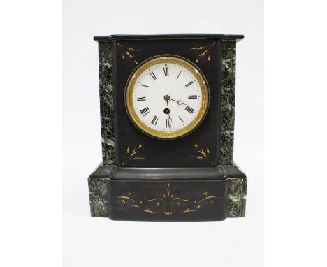 Black slate and and mottled green marble mantle clock, 31 x 27cm 