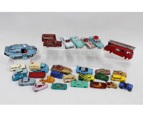 Vintage diecast vehicles to include a Dinky Spectrum Pursuit and a Dinky fire Engine with a small collection of Corgi  cars, 
