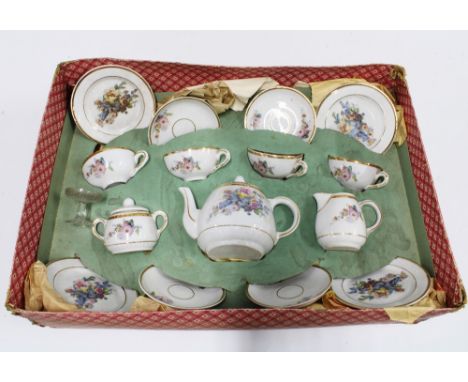 Child's vintage china teaset, in original box 