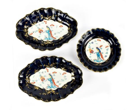 WORCESTER; a pair of 18th century shaped oval bowls decorated in the 'Joshua Reynolds' pattern, length 26.5cm, and a matching