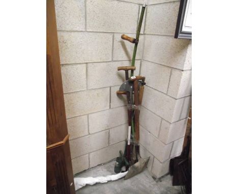 A quantity of garden tools. (collect only).