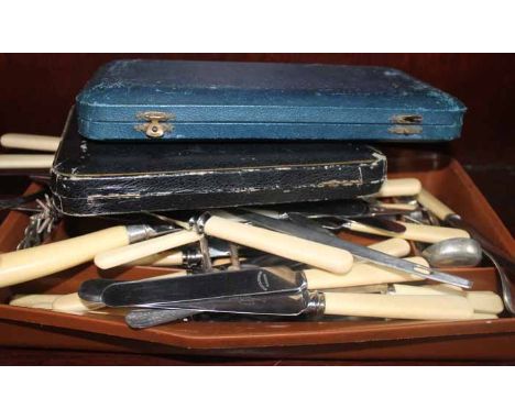 LOT OF MIXED SILVER PLATED FLATWARE