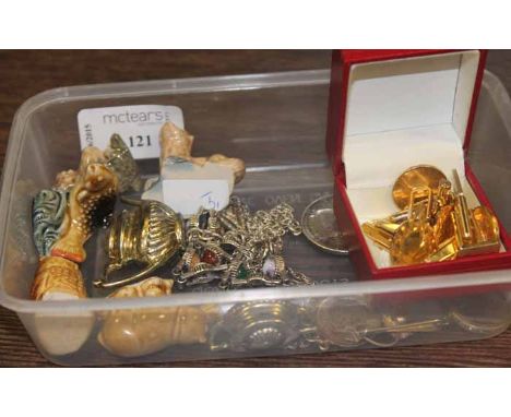 SELECTION OF WADE WHIMSIES AND JEWELLERY
including a bracelet, gold plated cufflinks etc.