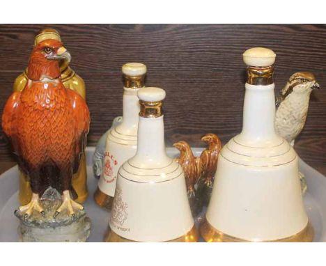 ASSORTED WHISKY CERAMICS - INCLUDING WADE & BENEAGLES (BESWICK)
Bell's 1981 Royal Wedding Bell, Prince William Bell, Prince H