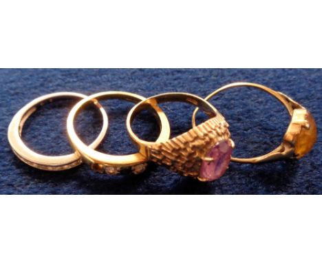 Jewellery, Rings, 4 ladies rings to comprise a hallmarked 9ct white gold gem set ring, a hallmarked 9ct yellow gold ring set 