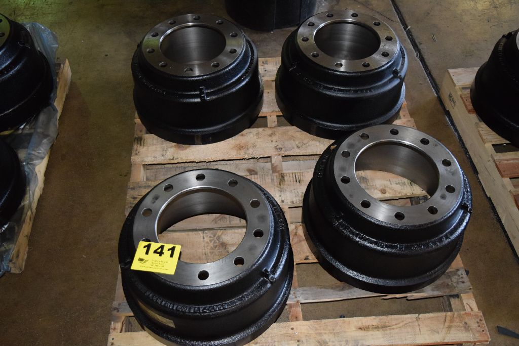 { Choice of lots 137, 141, 142 (P) } FLEETRITE FLT4400B BRAKE DRUMS ON