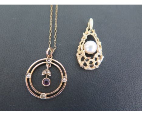 An early 20th century amethyst and seed pearl 9ct gold pendant - Length approx 3cms - Suspended from a gold plated belcher-li