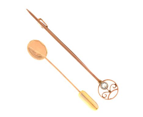Aquamarine bar brooch, stamped '9ct', and a yellow metal tie pin, unmarked, 3.5g gross approx (2)