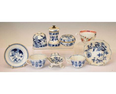 Small group of Meissen porcelain 'Onion' pattern wares, to include pepper grinder, cabinet cup and saucer, etc., underglaze b
