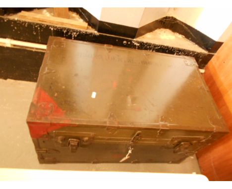 A military USA trunk