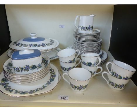 Royal Doulton Esprit pattern part tea and dinner service