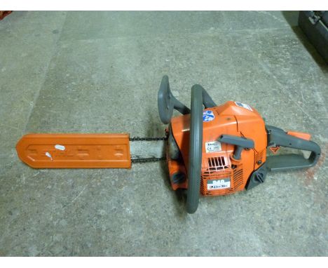 A 940 Oleo-Mac chainsaw