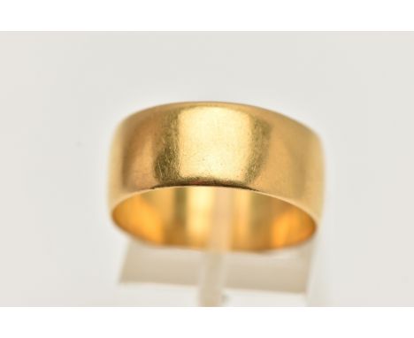 A WIDE 22CT GOLD BAND RING, polished band, approximate band width 8.6mm, hallmarked 22ct Birmingham, ring size centre R, appr