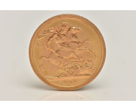 A MID 20TH CENTURY FULL GOLD SOVEREIGN COIN, depicting Queen Elizabeth II, dated 1974, approximate gross weight 8.1 grams (co